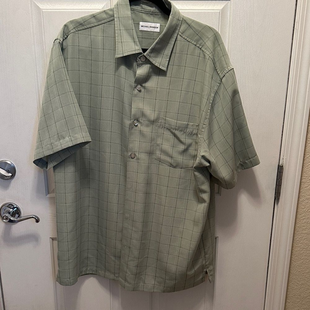 Bundle oMichael Brandon and Batik Bay Casual Button Down Shirts - Sage and Taupe - Picture 2 of 2